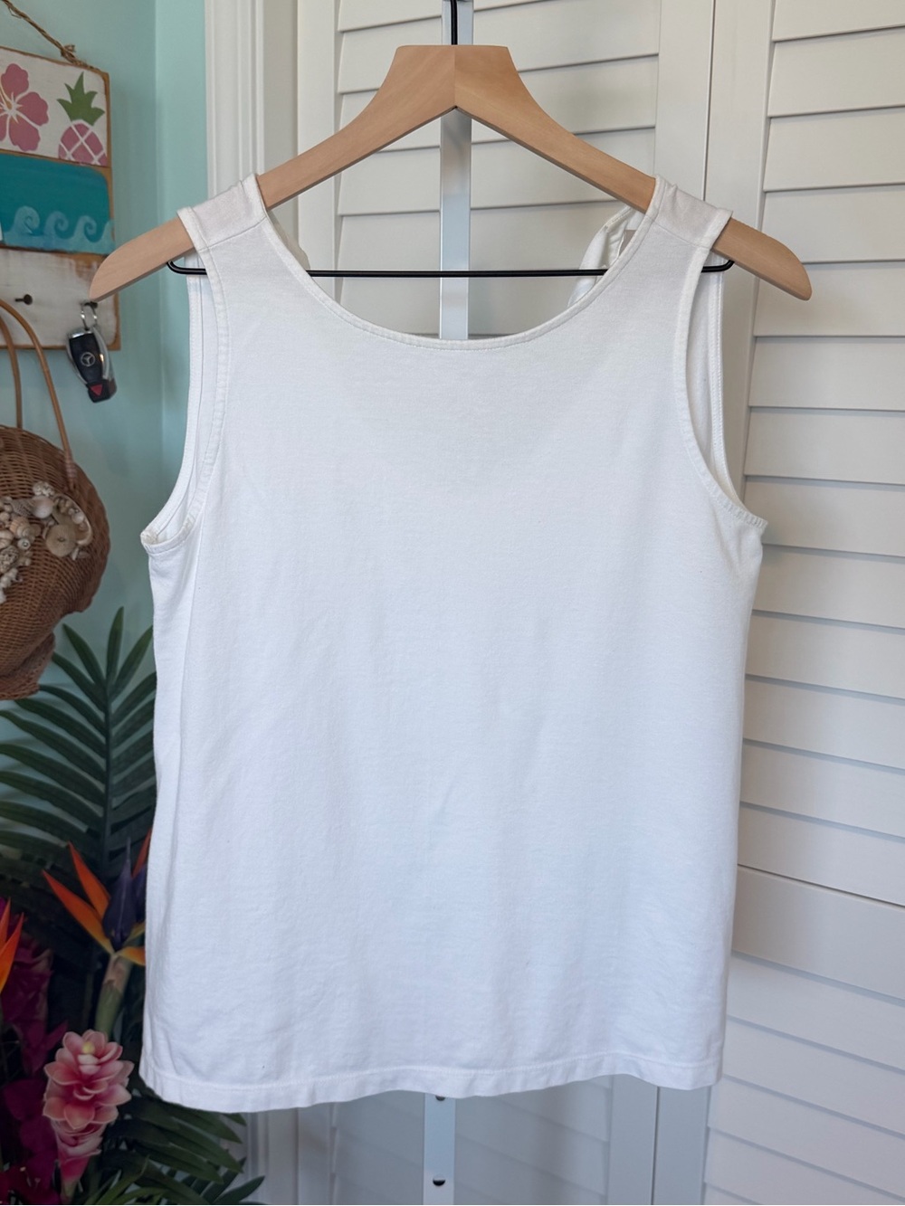 LOFT White Scoop Neck Tank Top with tie back